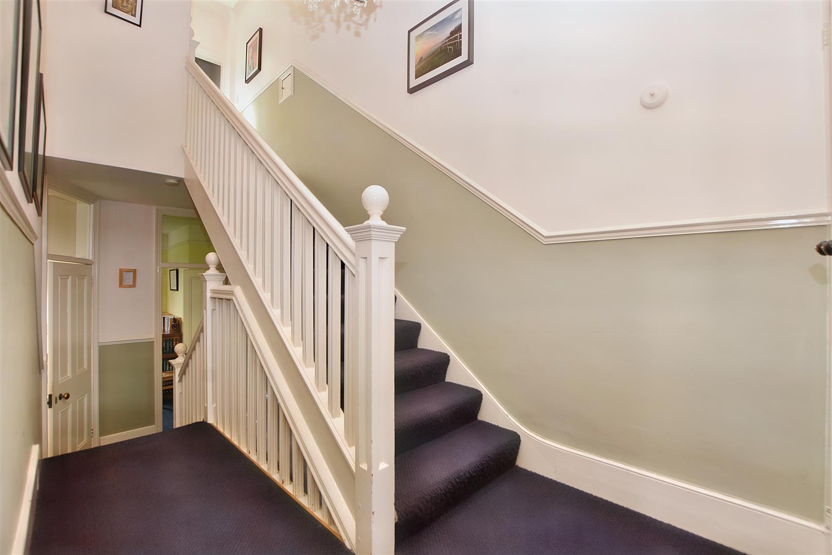 Property Details for Vicarage Drive Eastbourne East Sussex BN20 8AR Town Property Estate